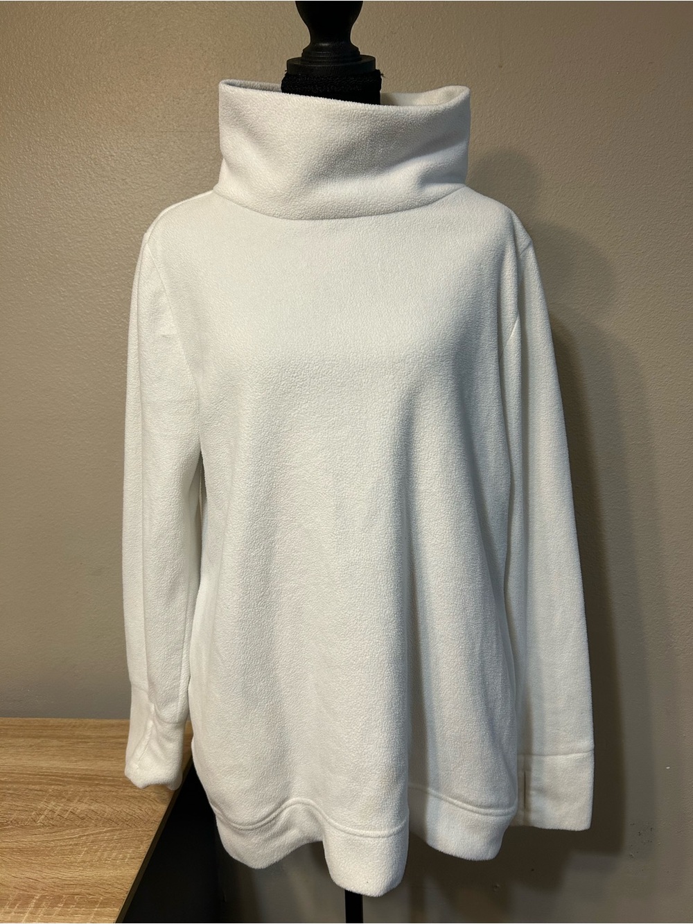 Telluride Women’s Large White Fleece Funnel Neck Pullover Thumb Holes